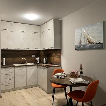 Apartment Lion1, Schwarzmeertraum, Stilvoll, 7 Minuten Zum Strand, Wlan Gratis Burgas